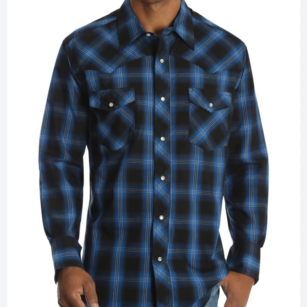 Wrangler Blue and Black Plaid Casual Button Down Shirt